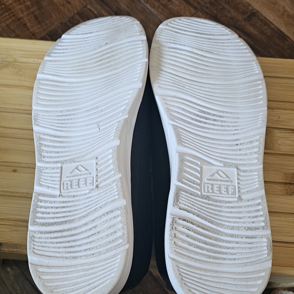 Reef Women's Black Loafers with Pink Interior - Picture 2 of 3